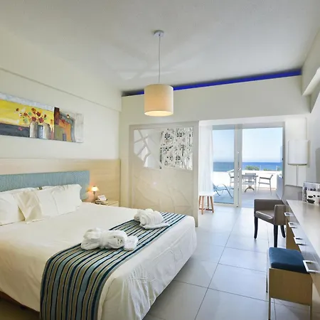 Ξενοδοχείο Pernera 4*