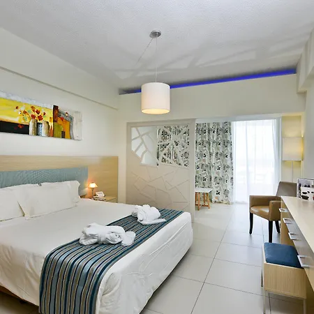 Hotel Pernera 4*