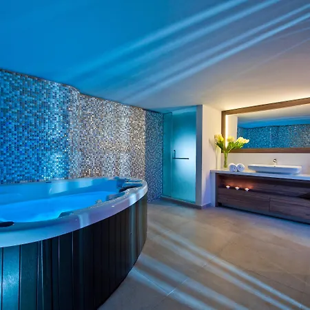 Pernera Hotel 4*