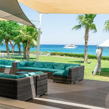 فندق Pernera 4*